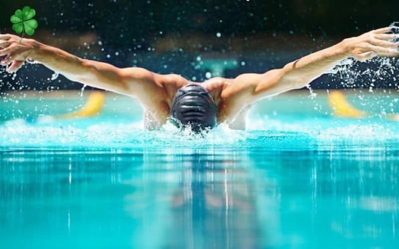 bơi lội và tập gym 4