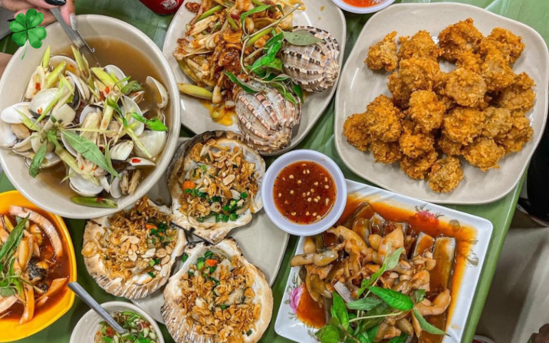 quán ăn vặt hot tại Cầu Giấy 12