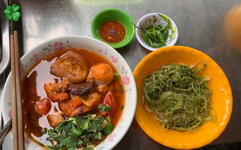 bún riêu cua quận 1 (12)